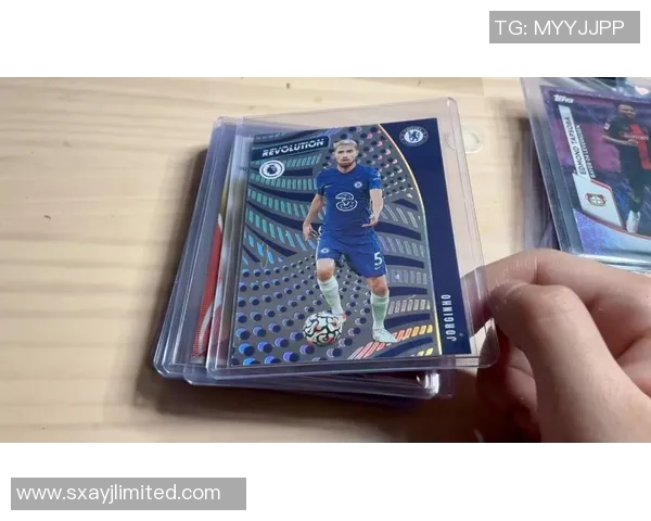 2025年足球球星卡市场行情及不同价位收藏投资价值解析